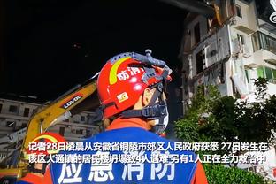 听起来挺惨！39岁高中文凭带仨娃 只能干体力活维持生计？